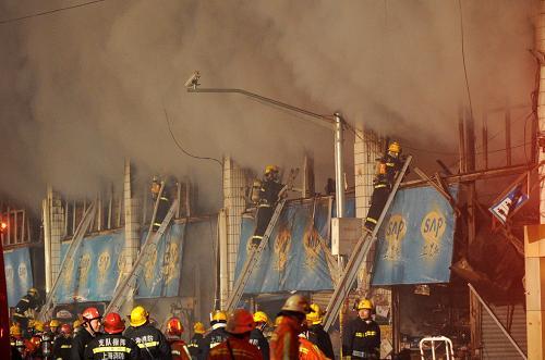 上海最大農產品市場突發火災，致6人遇難，食用農產品批發安全再敲警鐘