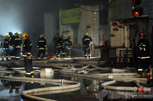 上海最大農產品批發市場突發火災，致6人遇難，安全警鐘再鳴