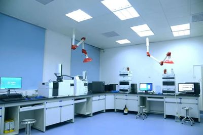 探訪片仔癀化妝品研發中心 東方國妝的“篤行者”與生物科技前沿